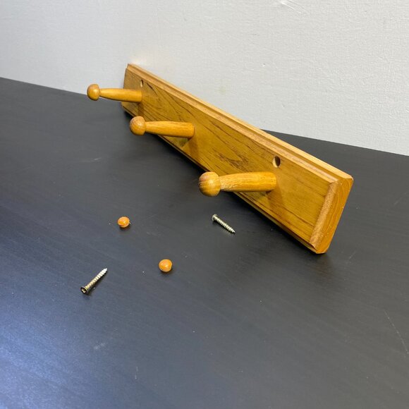 Vintage Wooden Peg Rack, Three Hooks, Wall Hanging Bathroom Hangers, 1960s Home - Picture 10 of 10